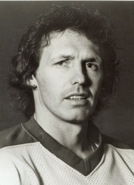 Bert Wilson hockey player photo