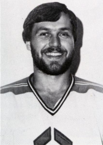 Bob Gladney hockey player photo