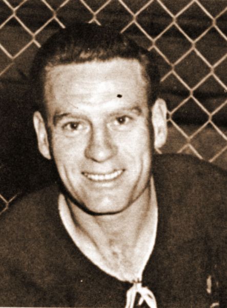 Dick Wray hockey player photo