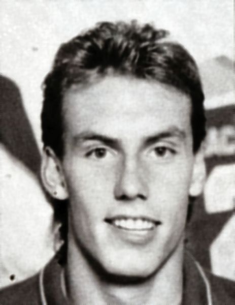 Ken MacArthur hockey player photo