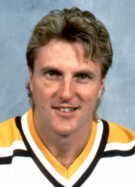 Len Barrie hockey player photo