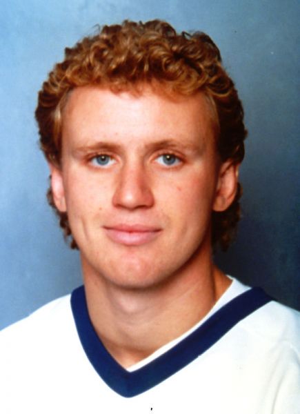 Mike Craig hockey player photo