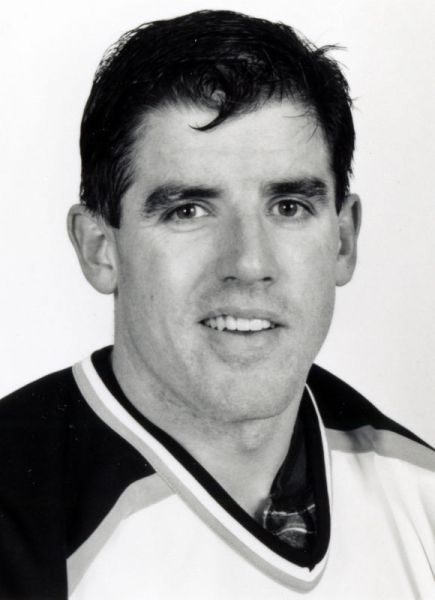 Peter Laviolette hockey player photo