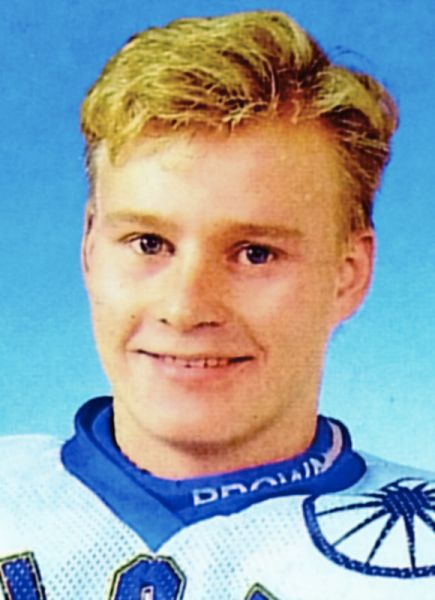 Sakari Lindfors hockey player photo